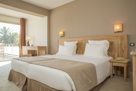 Chambre double côté mer de l'hôtel Campo dell'Oro, séjour en Corse, tui