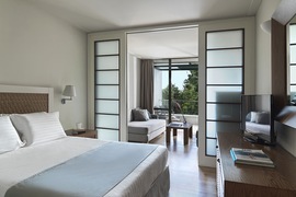 Chambre famille vue jardin de l'hôtel Kontokali Bay Resort & Spa, séjour en Grèce, tui