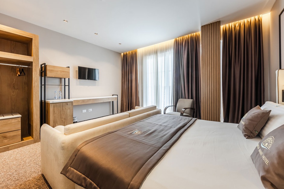 Chambre vue mer partielle