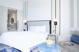 Chambre Junior suite club vue mer partielle du Sofitel Dubai Jumeirah Beach, séjour à Dubai, tui