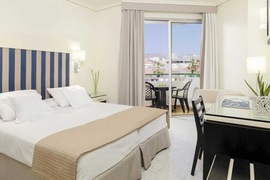 Chambre double de l'hôtel h10 las palmeras, séjour aux canaries, tenerife, tui