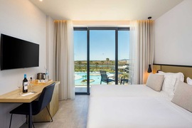 Chambre vue piscine de l'hôtel AP Cabanas Beach & Nature, séjour au Portugal, tui