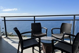 Chambre familiale avec 2 chambres et vue mer de l'hôtel Vidamar Resort Madeira, séjour à Madère, tui