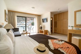 H&ocirc;tel Ariadne, chambre sup&eacute;rieure vue mer partielle, s&eacute;jour en Cr&egrave;te, Gr&egrave;ce, TUI