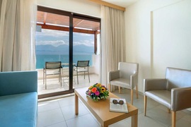 H&ocirc;tel Miramare Resort and Spa, suite vue mer, s&eacute;jour en Cr&ecirc;te, Gr&egrave;ce, TUI