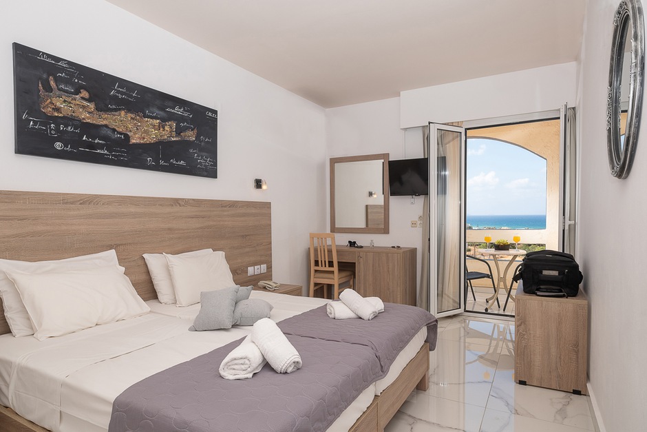 Chambre rénovée vue mer avec balcon ou terrasse