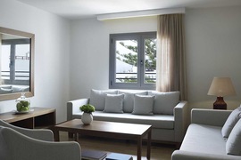 Suite vue mer de l'hôtel Creta Maris Resort, piscine, vacances en Crète, Grèce, tui