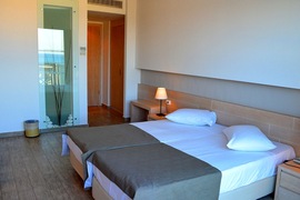 Chambre vue jardin de l'h&ocirc;tel Akti Palace, s&eacute;jour &agrave; Kos, Gr&egrave;ce, tui