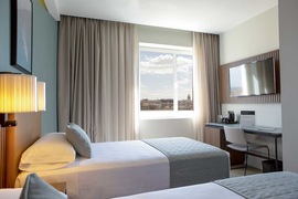 Chambre twin deluxe de l'hôtel Riu Plaza España, séjour en Espagne, Madrid, tui