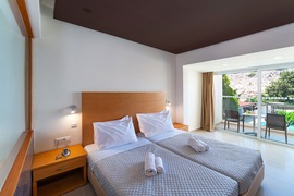 Chambre premium vue montagne ou jardin de Avanadia Hôtel, séjour en Grèce, Rhodes, tui