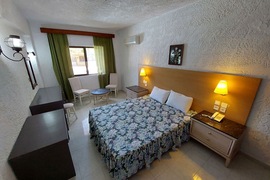 Chambre double de l'Oasis H&ocirc;tel Bungalows, s&eacute;jour &agrave; Rhodes, Gr&egrave;ce, tui