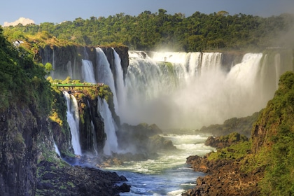 Croisière en Patagonie et Terre de Feu, pré-voyage Chutes Iguazu et extension Île de Pâques - TUI