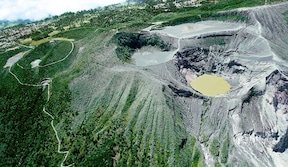 Irazu volcan