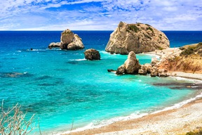 Plage de Petra Tou Romiou