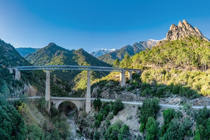 Autotour Essentiel - La Corse Autrement : Voyage en Train et Sensations Douces - TUI