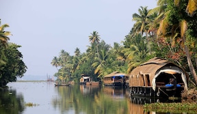 “Houseboats” sur les backwaters du Kerala