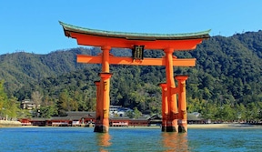 Le torii du sanctuaire d'Itsukushima à Miyajima