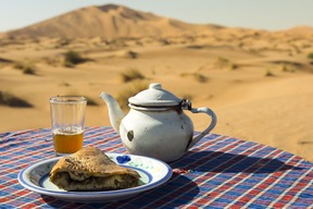 Réveil matinal pour admirer le lever du soleil sur les dunes