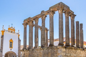 Évora